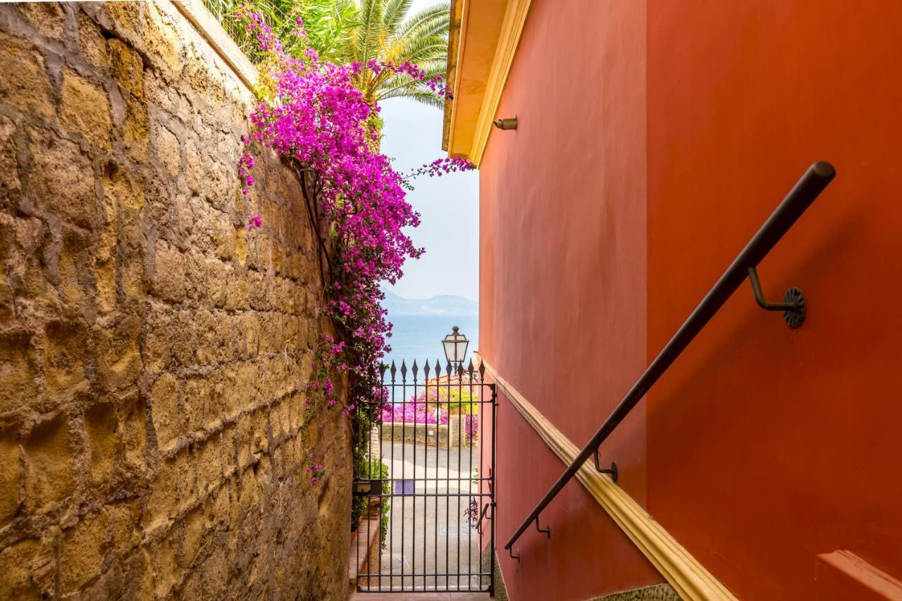 Villa Dolcevita With Parking By Napoliapartments 외부 사진