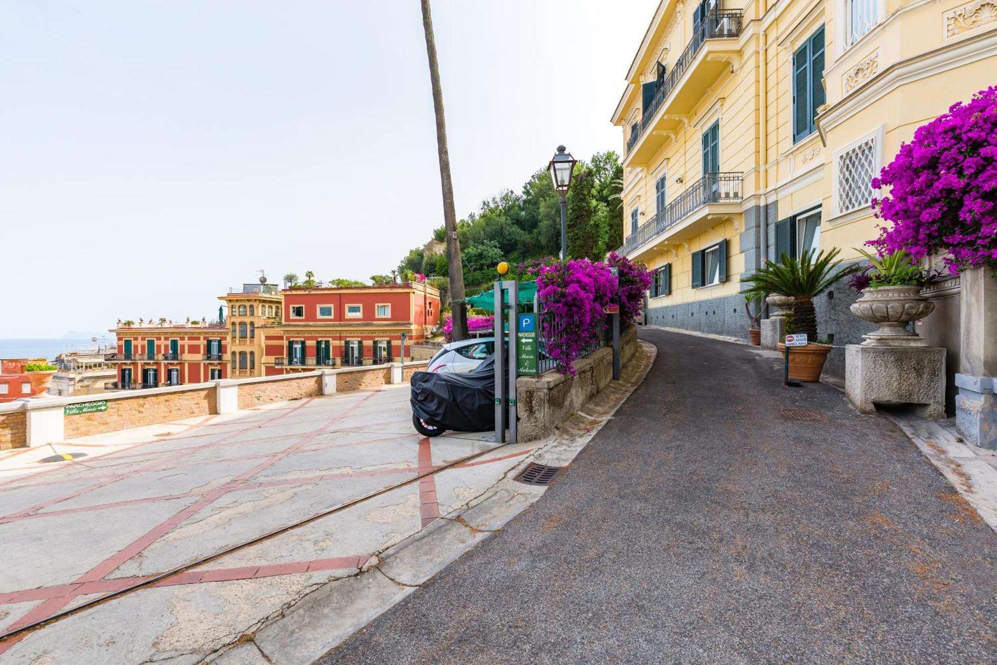 Villa Dolcevita With Parking By Napoliapartments 외부 사진
